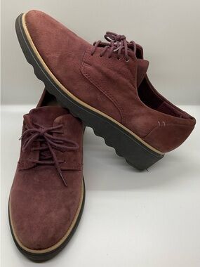 CLARKS Collection Lace Up Loafers with Cushion insoles Womens 8 Burgundy Suede